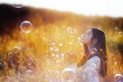 氤氲的眼泪,入了情愁 氤氲的眼泪,入了情愁